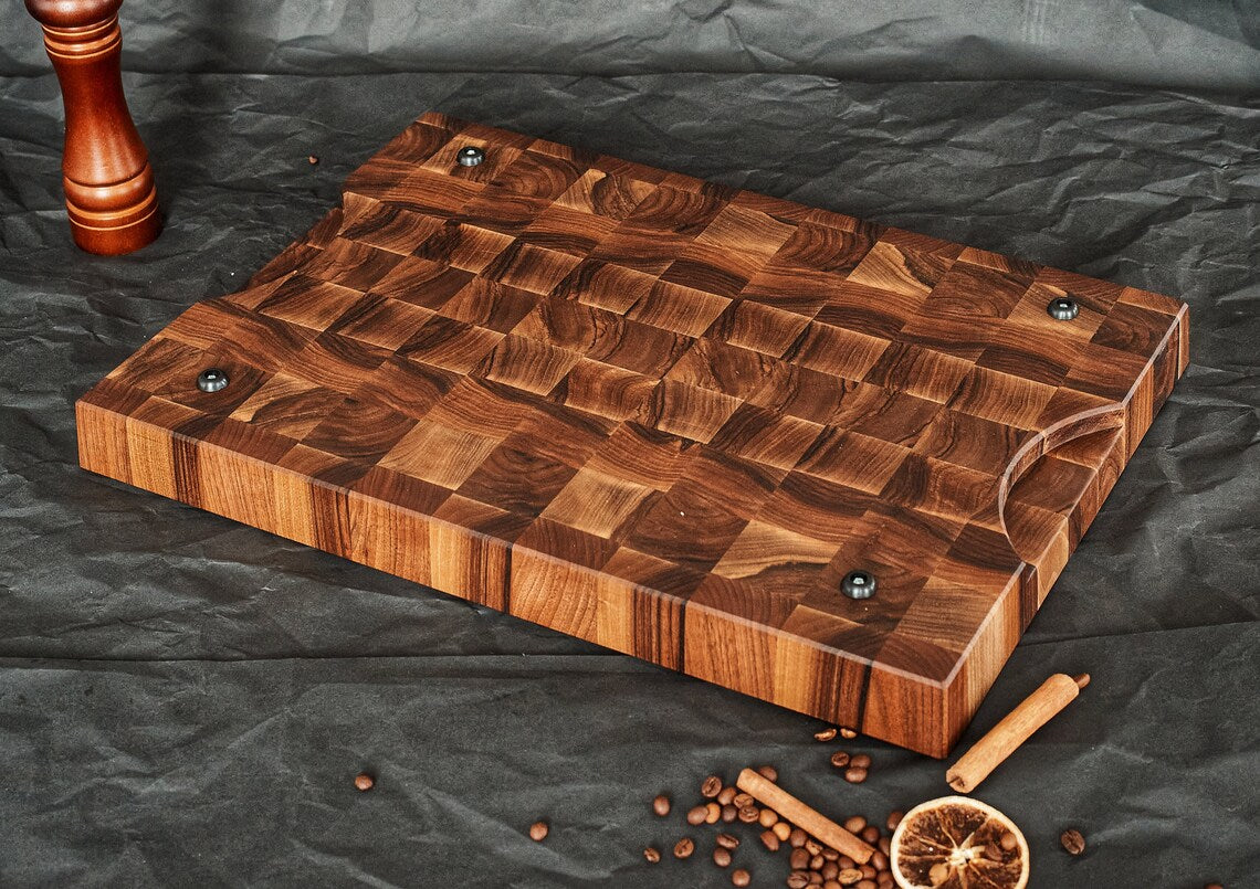 End-Grain Charcuterie Boards – A Statement of Craftsmanship and Quality