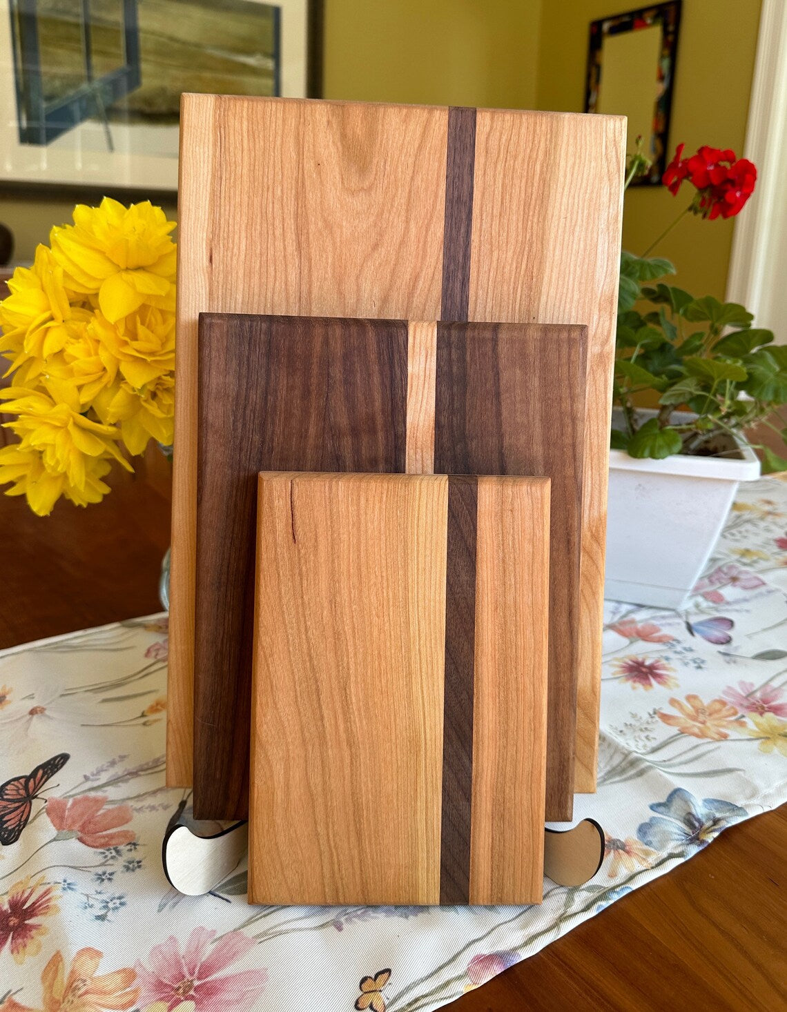 End-Grain Charcuterie Boards – A Statement of Craftsmanship and Quality