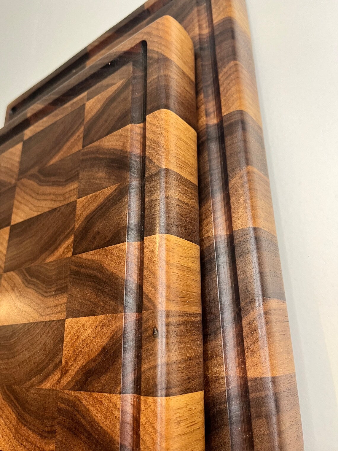 End-Grain Charcuterie Boards – A Statement of Craftsmanship and Quality